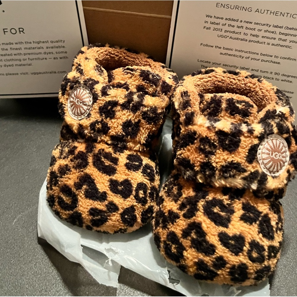 Ugg Bixbee infant shoes